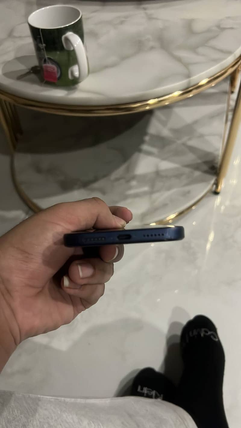 Apple iPhone 17 Pro Max 4