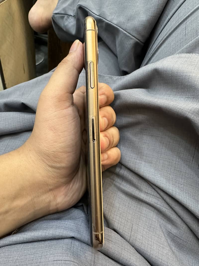 Apple iPhone 11Pro Max 2
