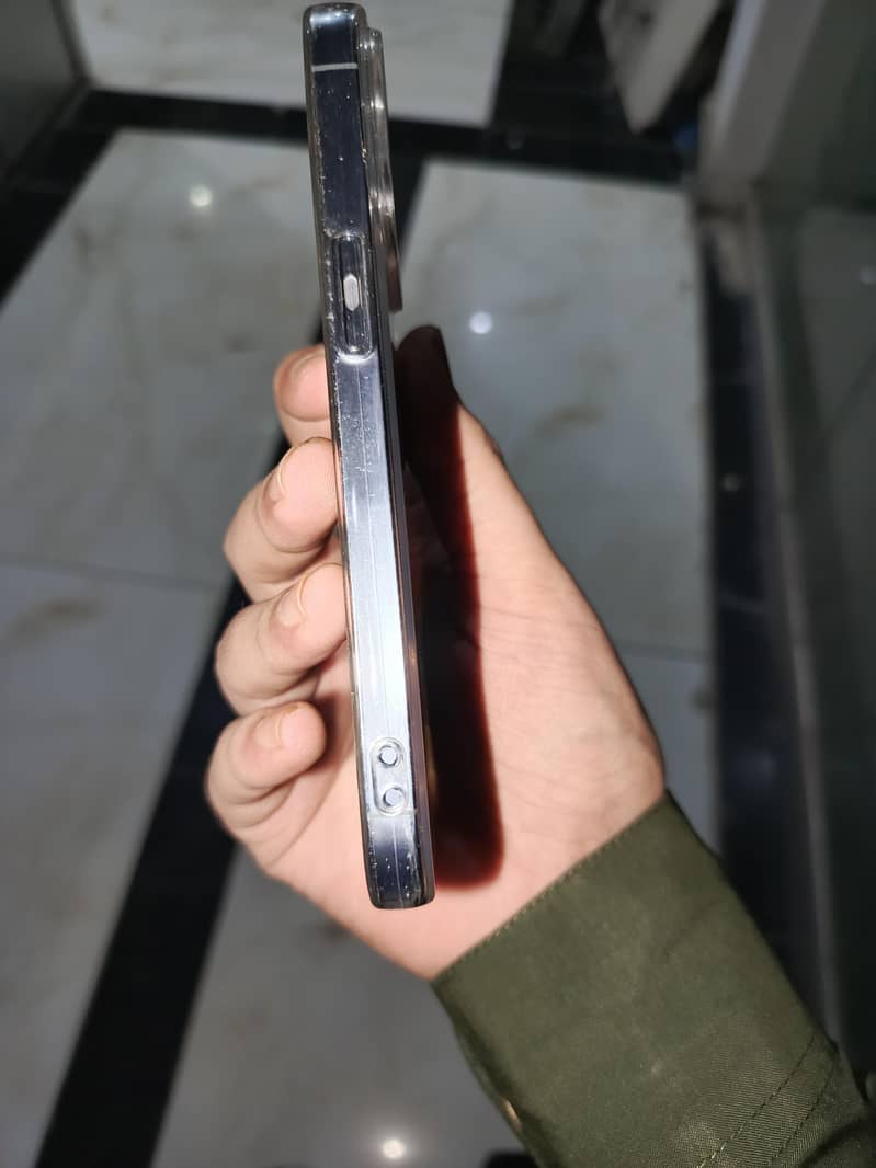 Apple iPhone 13 Pro 2