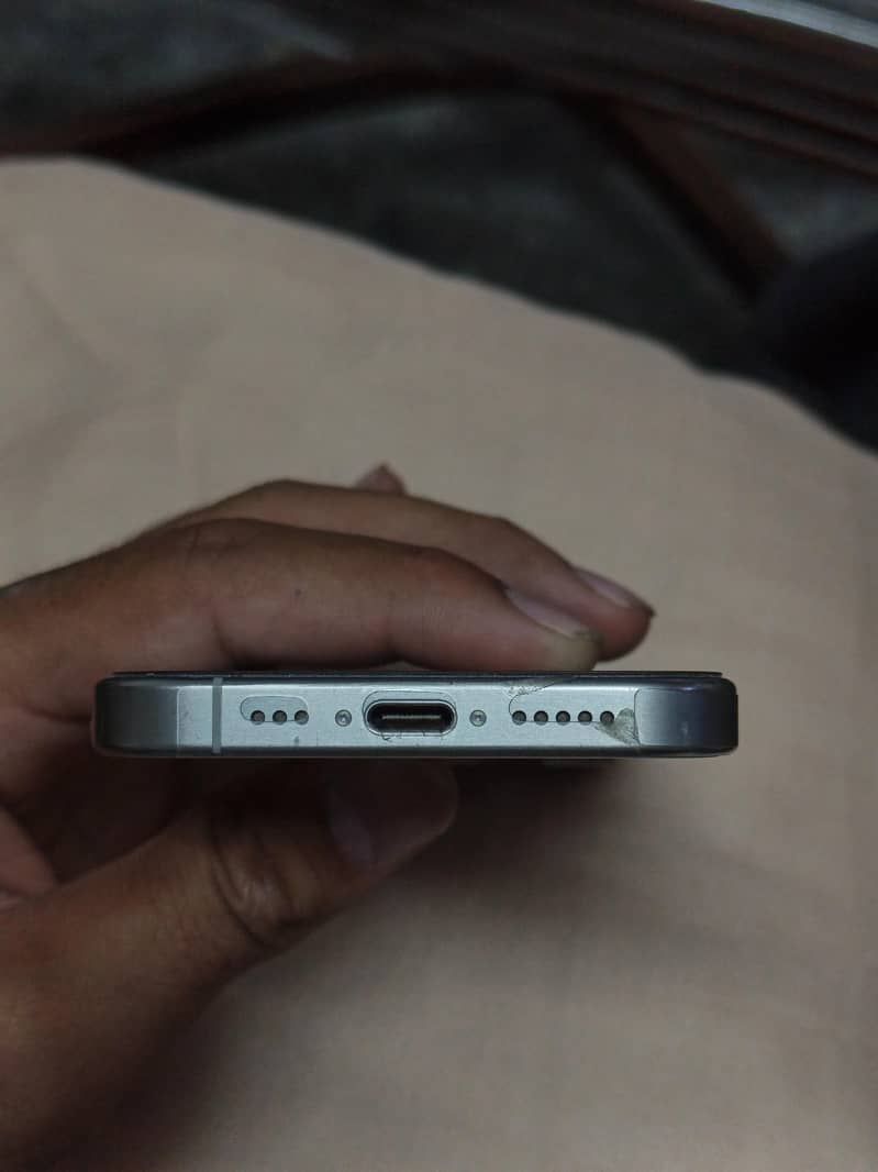 Apple iPhone 15 Pro 1