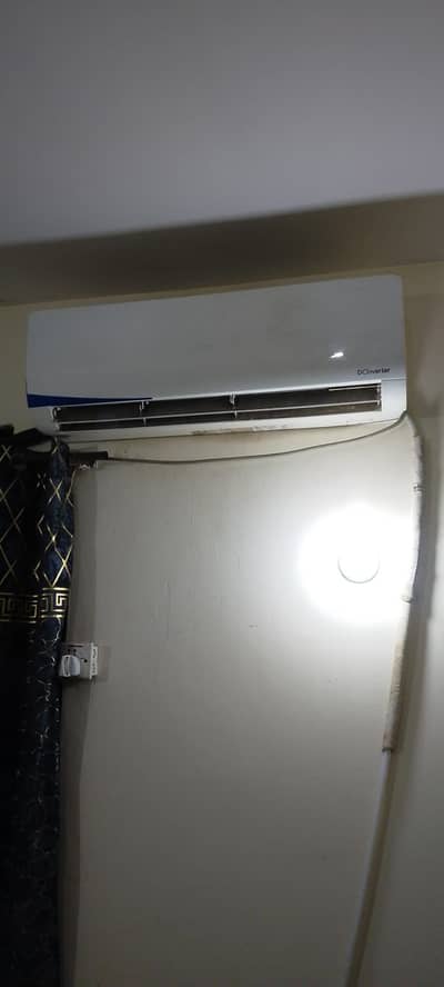 HAIER 1.5 TON AC MODEL 18-SNS/012DC INVERTER AC FOR SALE GOOD COND. . .