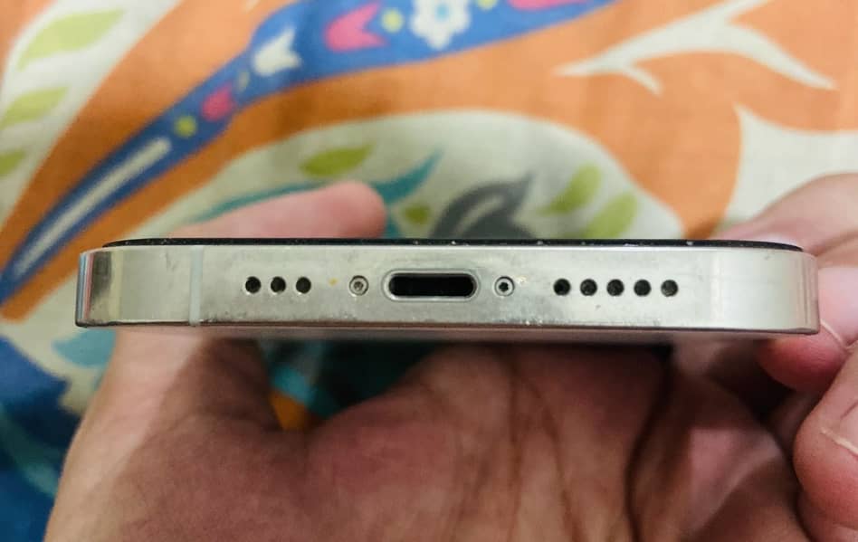 Apple iPhone 12 Pro 3