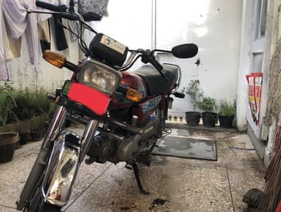 CD 70 model 2018 family used bike
