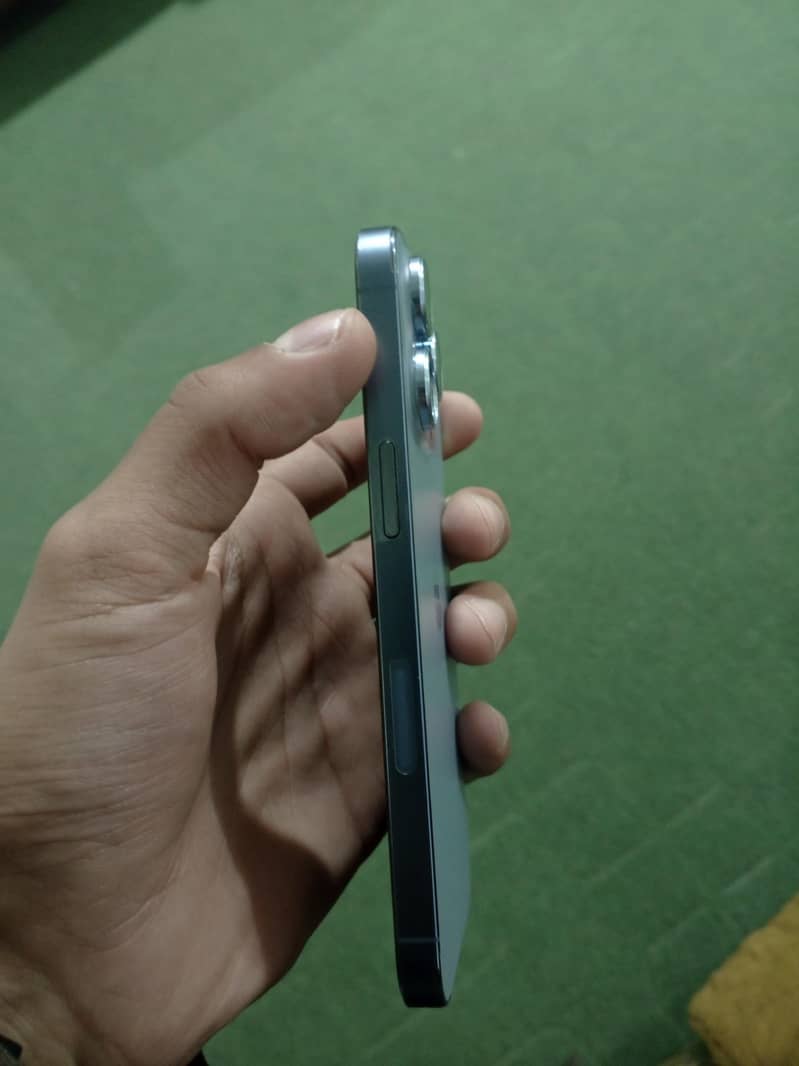 Apple iPhone 13 Pro 1