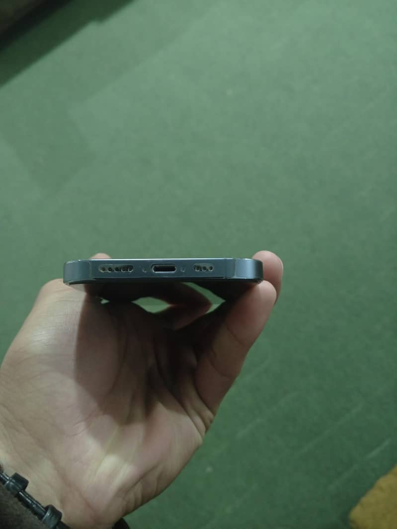 Apple iPhone 13 Pro 2