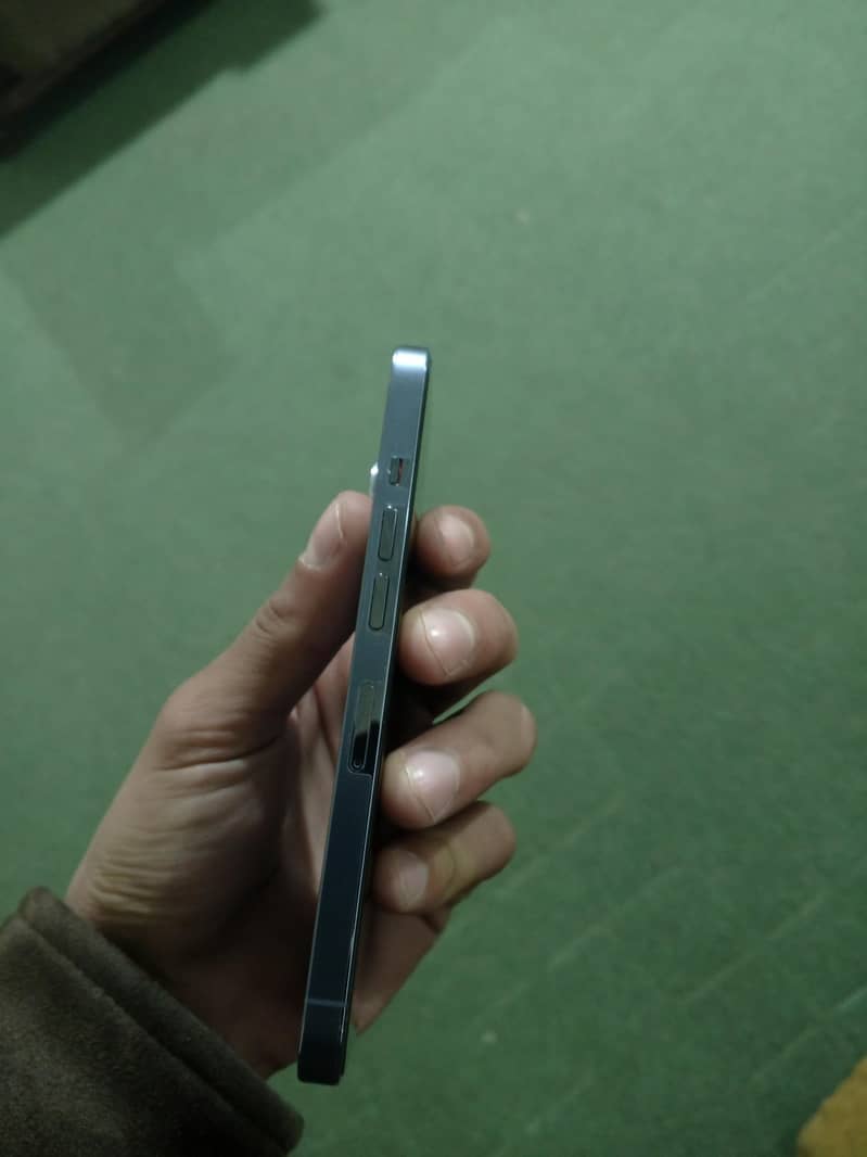 Apple iPhone 13 Pro 3