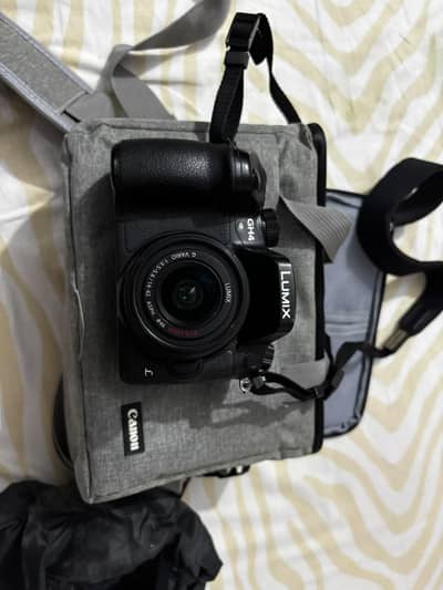 panasonic lumix canon GH4 DMC-GH4 camera in excellent condition