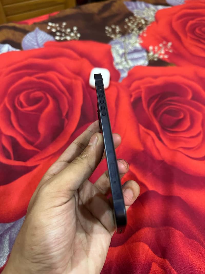 Apple iPhone 12 3