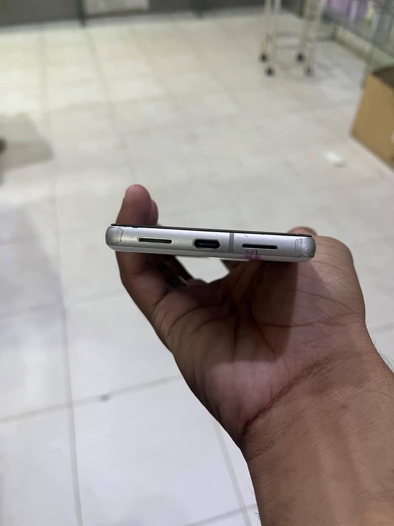 Google Pixel 7 3