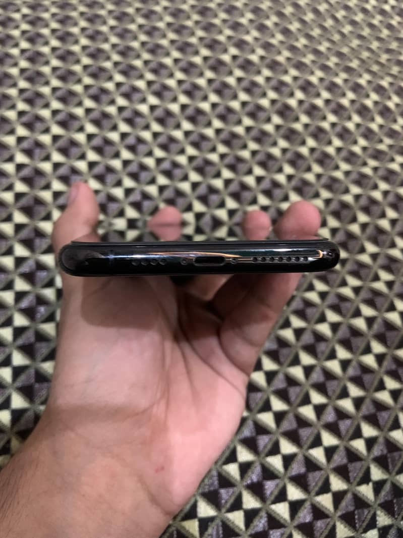 Apple iPhone 11 Pro Max 1