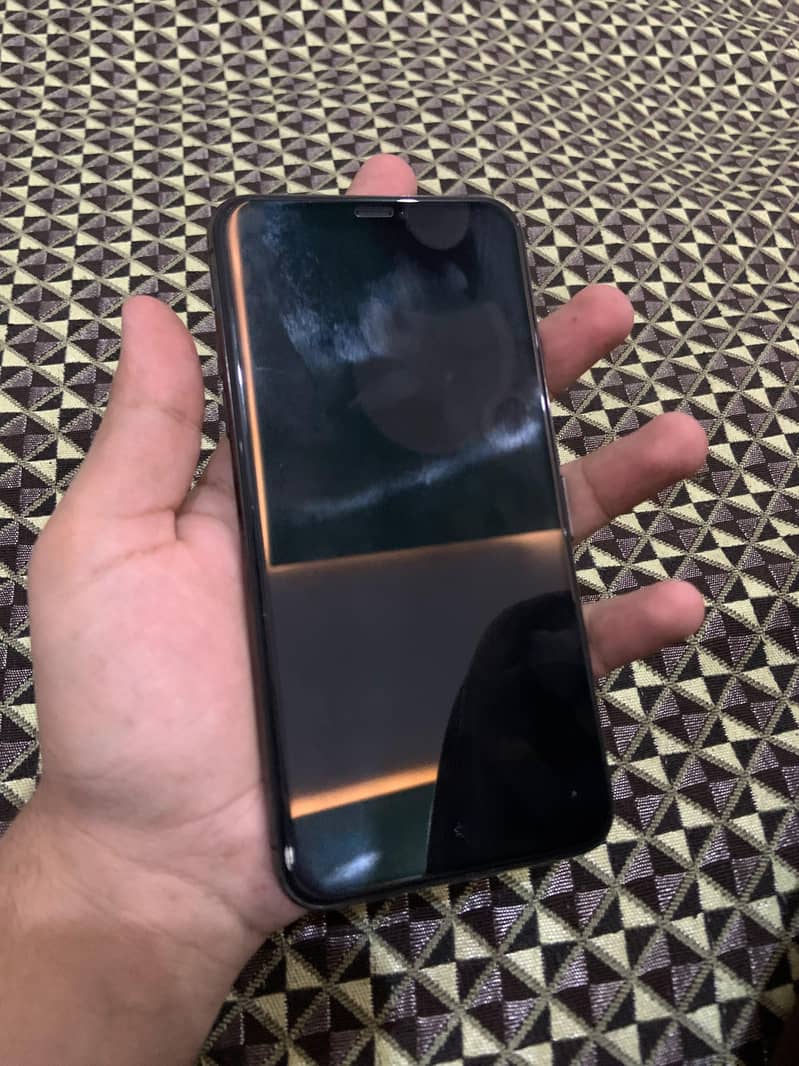 Apple iPhone 11 Pro Max 6