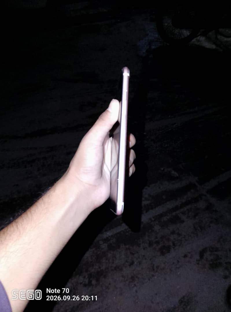Apple iPhone 7 Plus 2