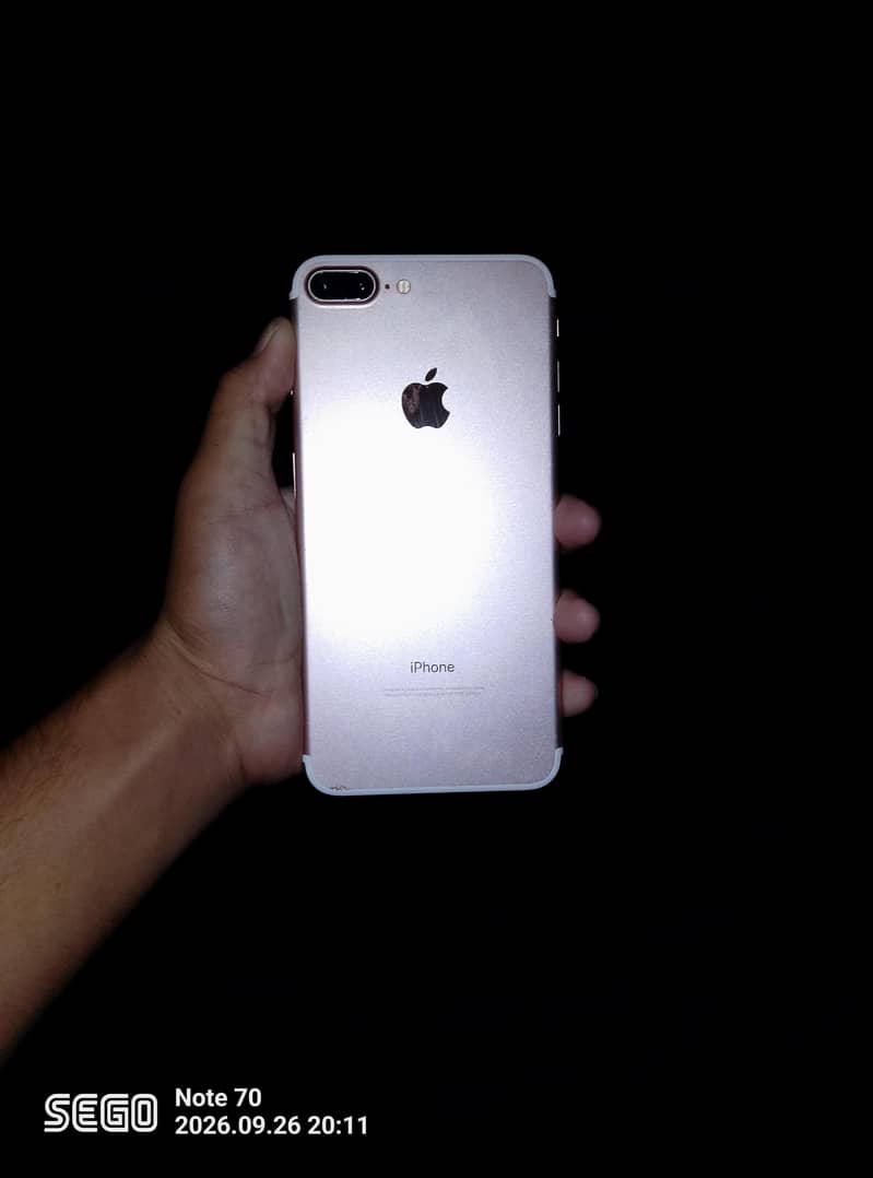 Apple iPhone 7 Plus 3