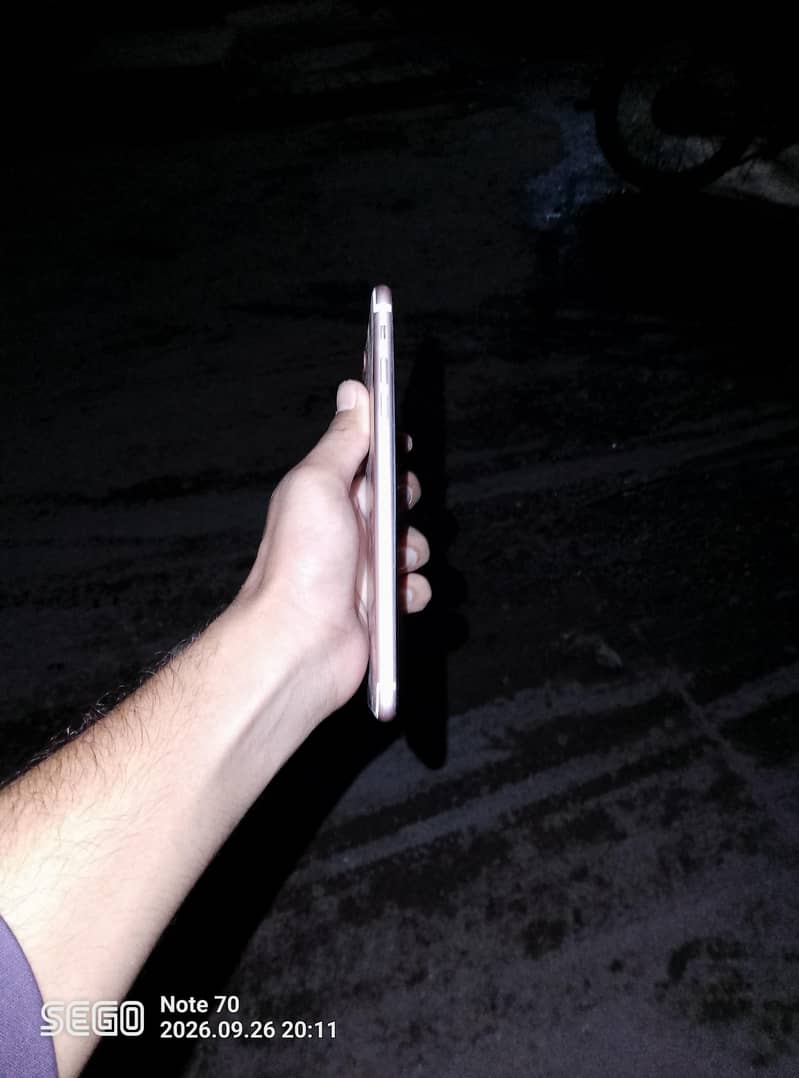 Apple iPhone 7 Plus 4