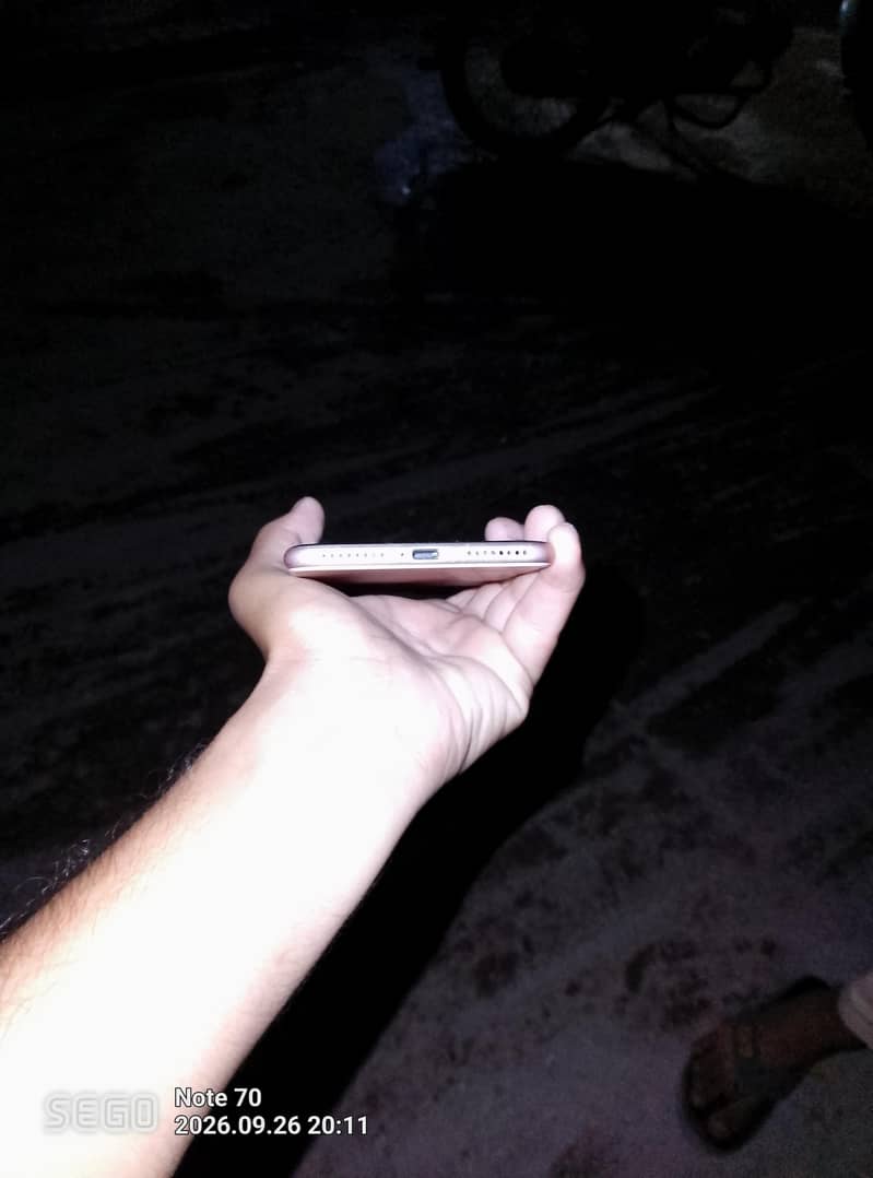 Apple iPhone 7 Plus 5