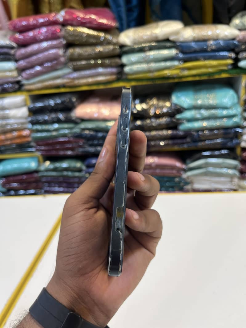 Apple iPhone 12 Pro 4