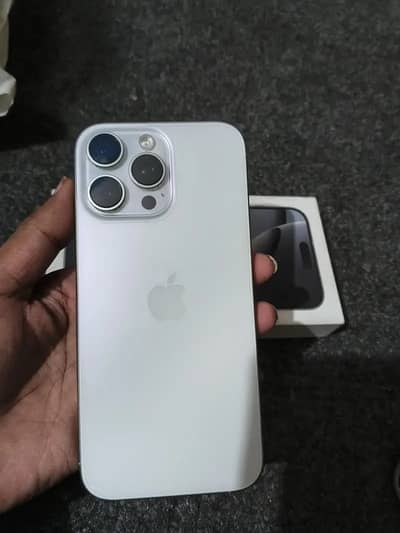 Apple iPhone 16 Pro Max