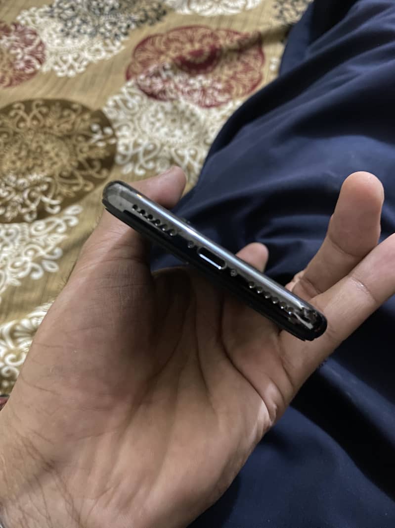 Apple iPhone X 6