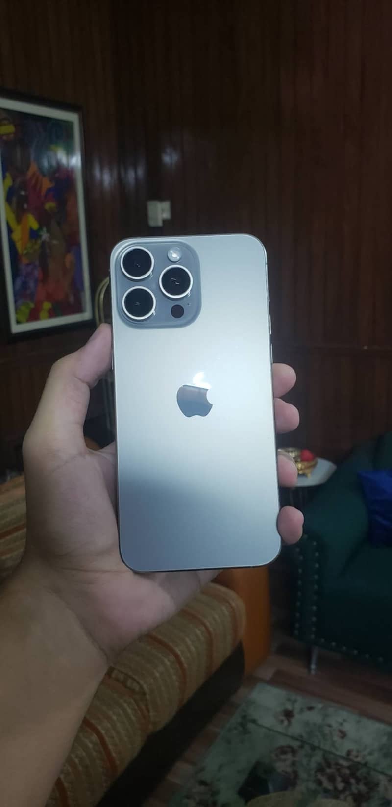 Apple iPhone 15 Pro Max 4
