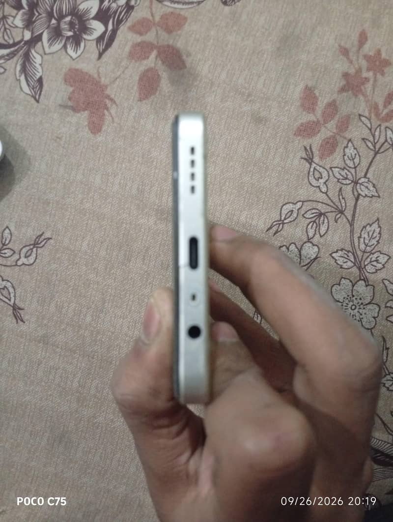 Realme C53 4