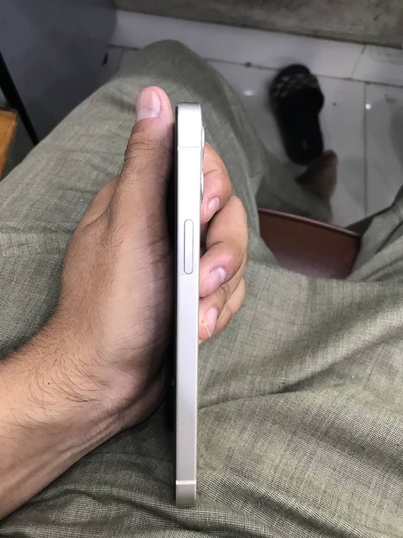 Apple iPhone 12 3
