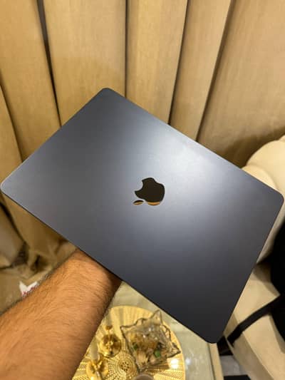 MacBook Air M2 2022 – 13.6" | 8GB RAM | 256GB SSD