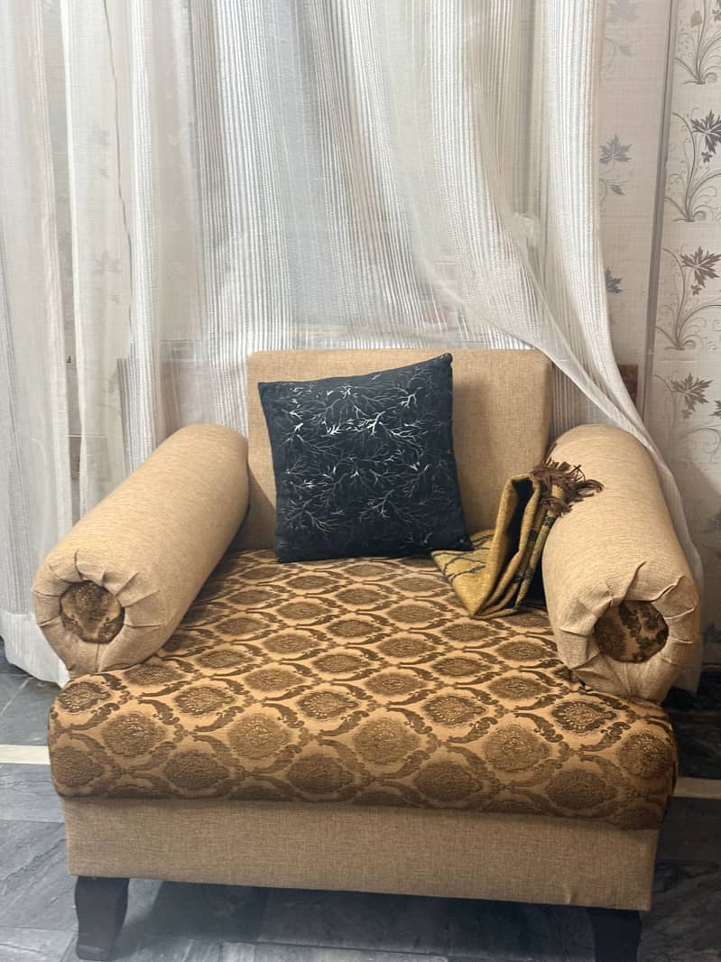 5 seater sofa 0