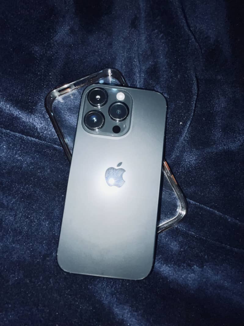 Apple iPhone 14 Pro 0