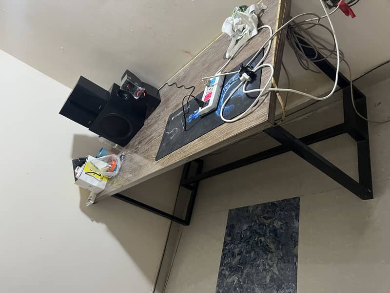 Computer Table Good Condition 2 persons 2