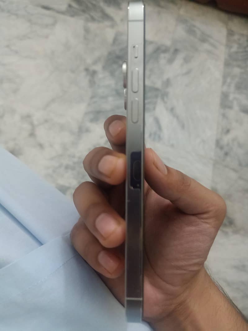 Apple iPhone 14 Pro Max 2