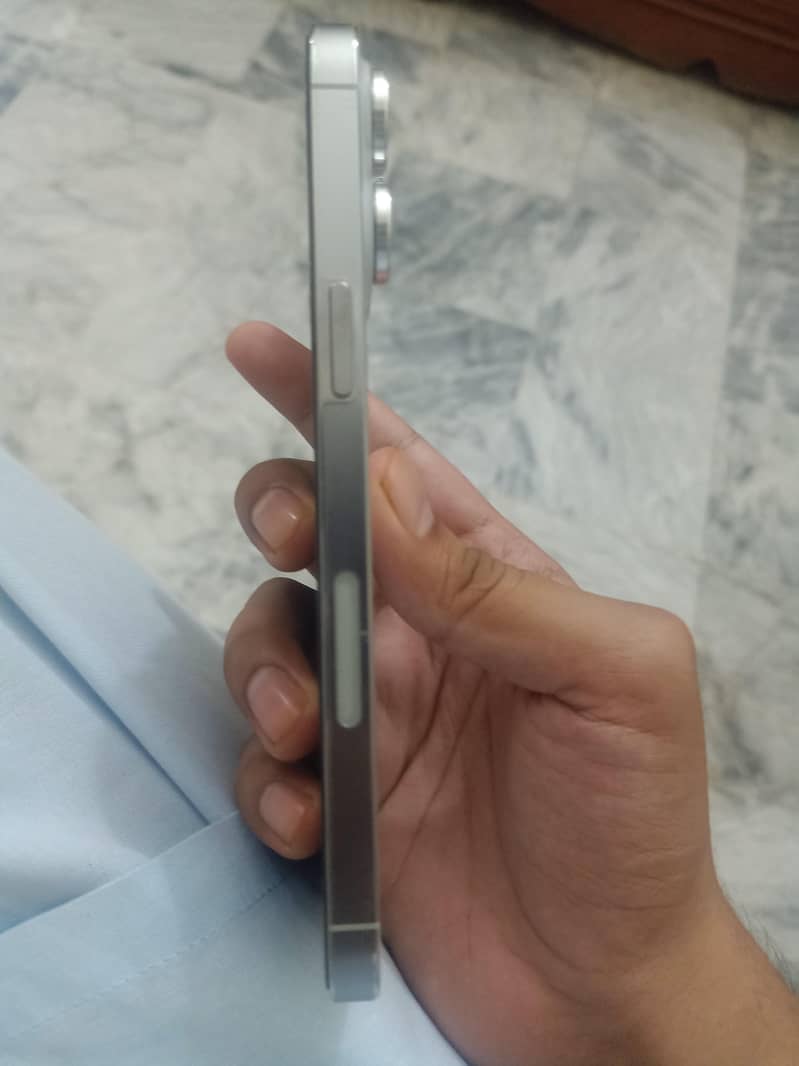 Apple iPhone 14 Pro Max 3