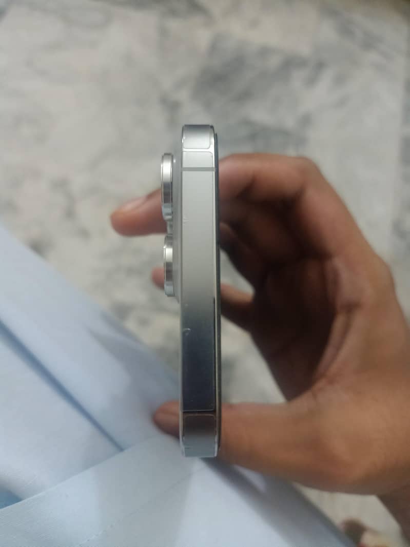 Apple iPhone 14 Pro Max 7