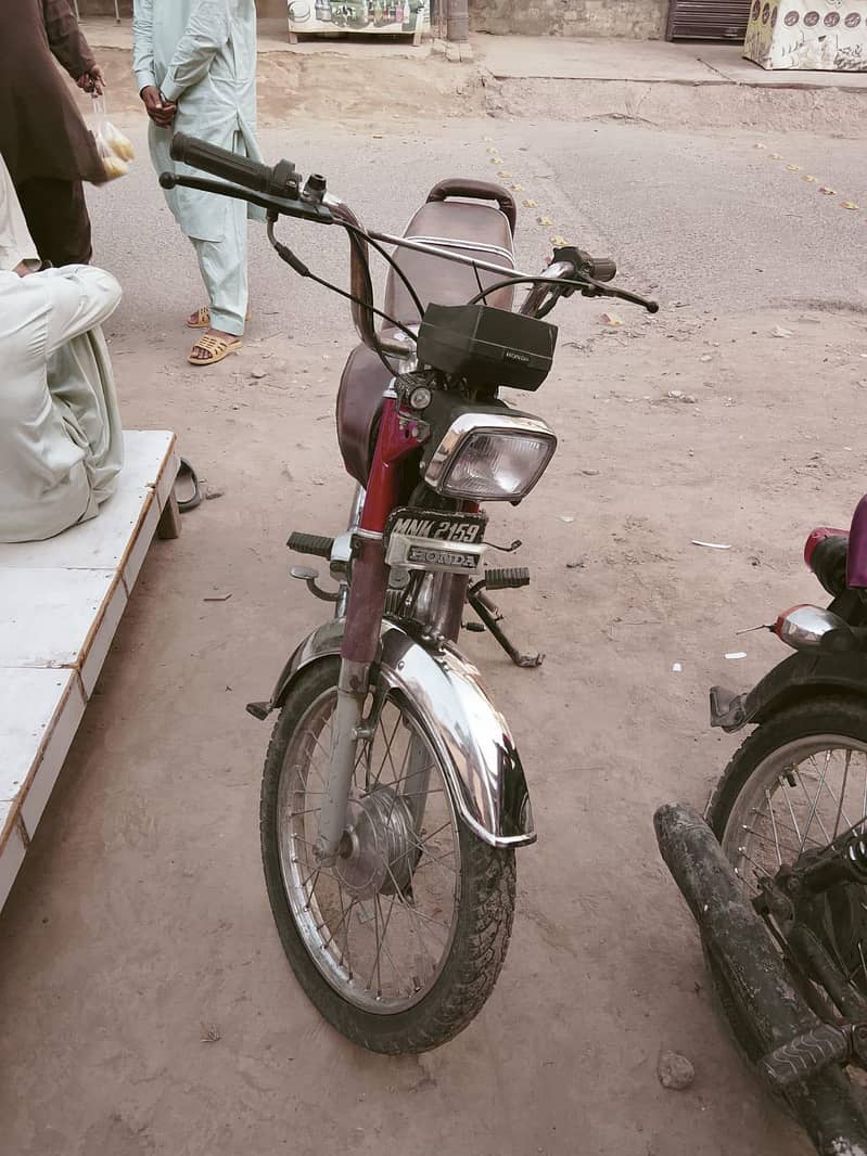 motorcycle CD 70 3