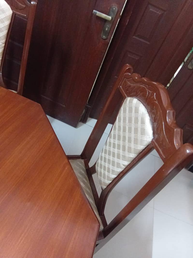 4 seat dining table 1