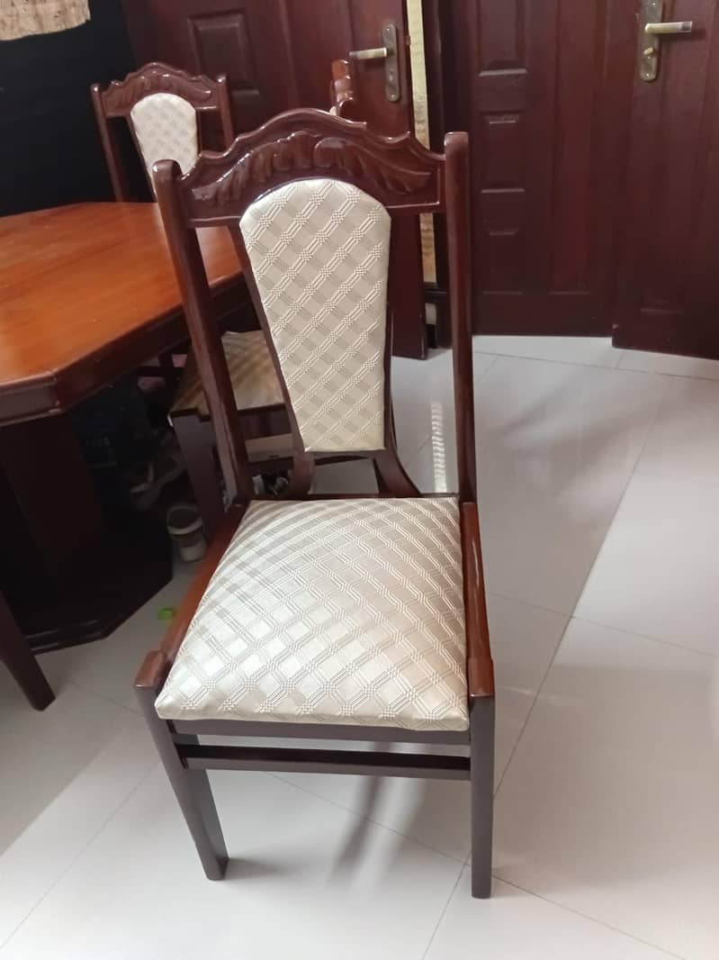 4 seat dining table 2