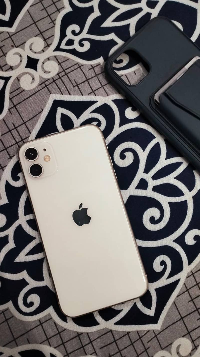 Apple iPhone 11 0