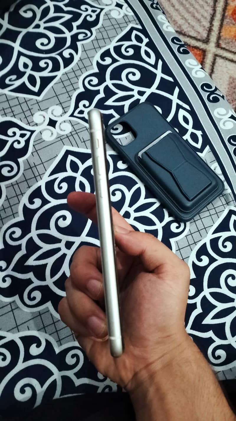 Apple iPhone 11 2