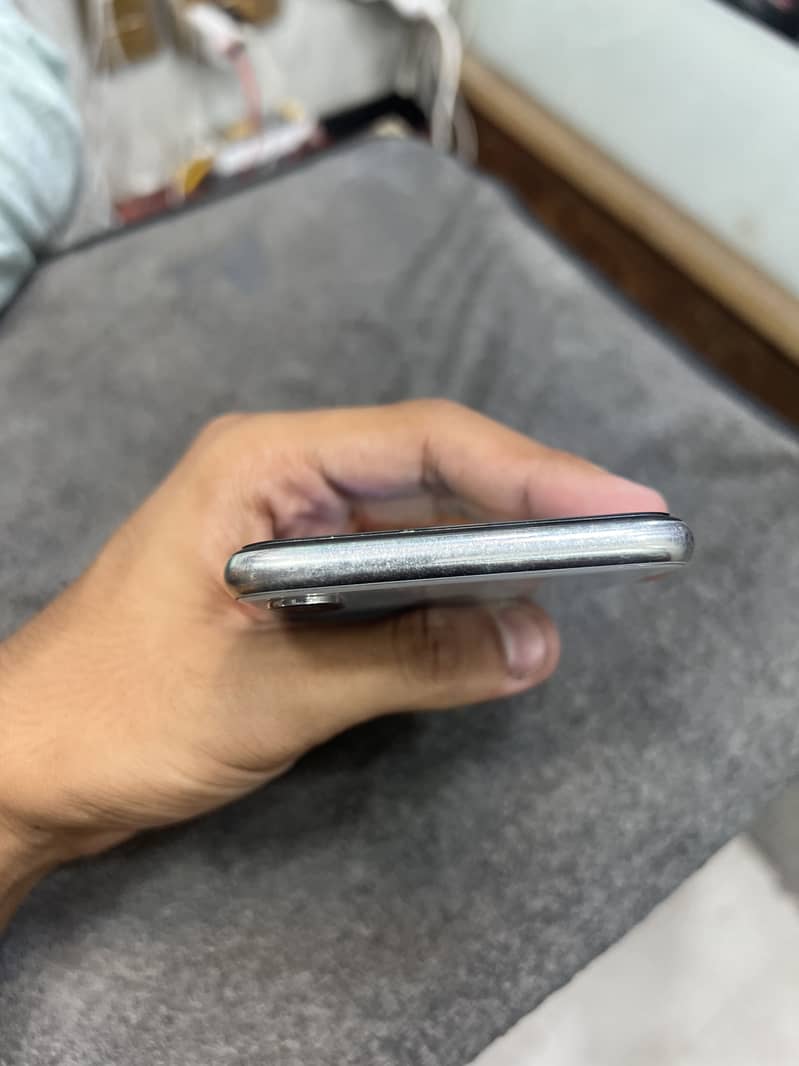 Apple iPhone X 2
