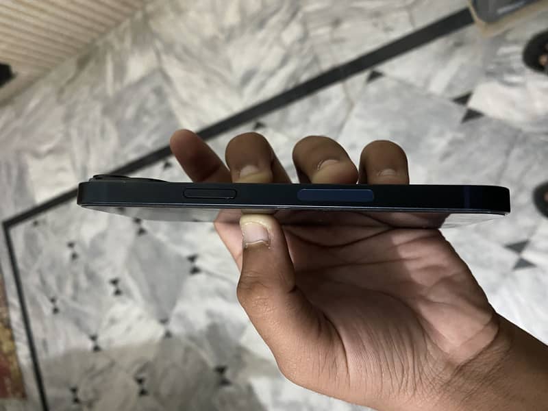 Apple iPhone 14 5
