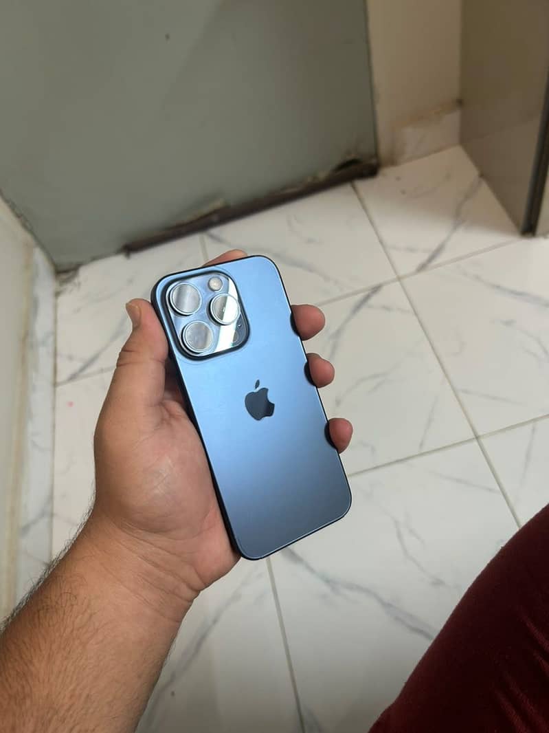 Apple iPhone 15 Pro 3