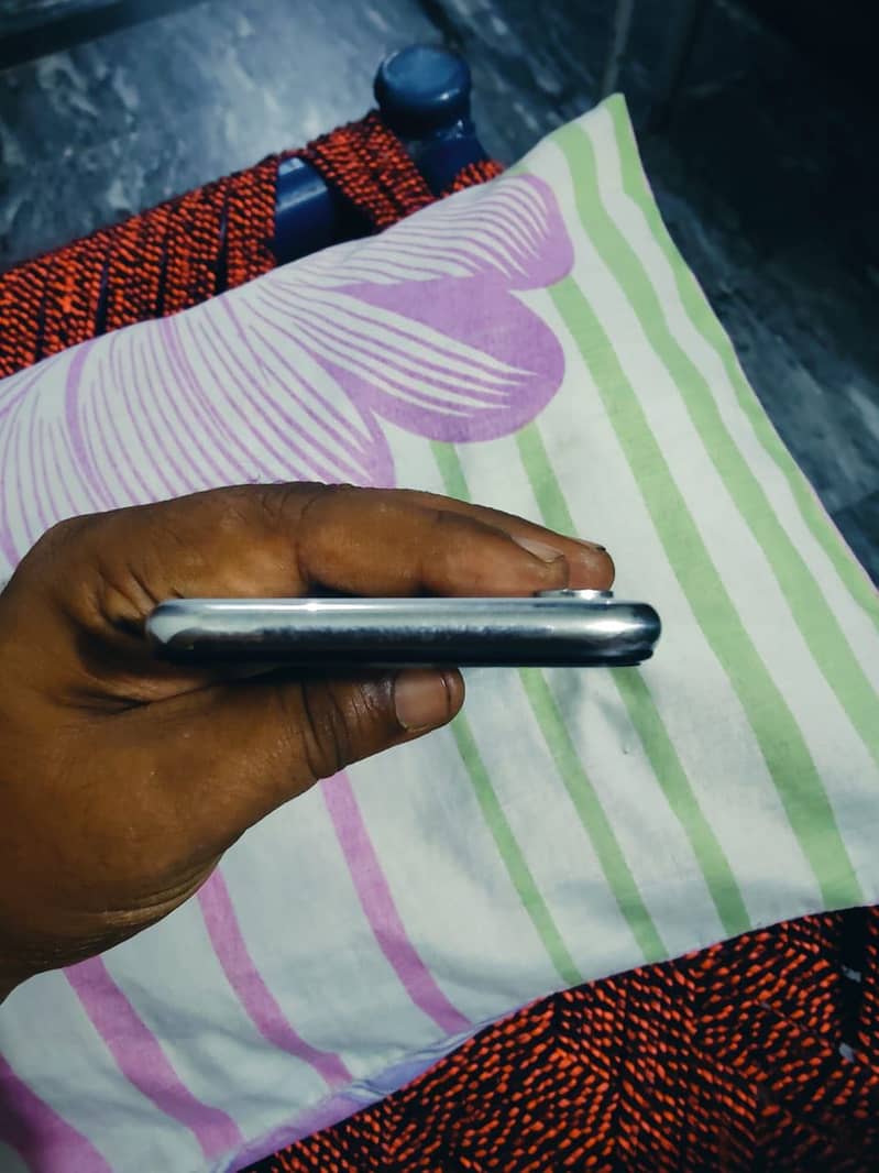 Apple iPhone X 3