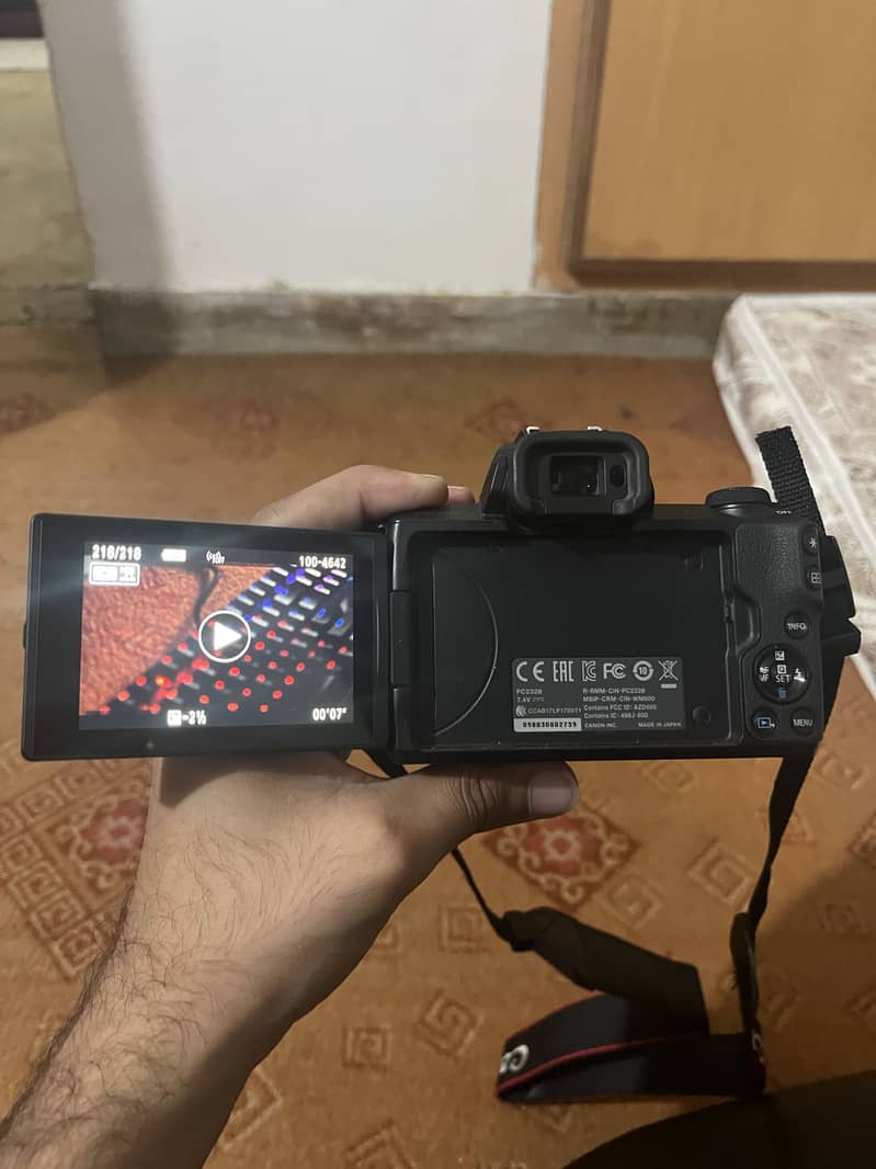 Canon m50 3