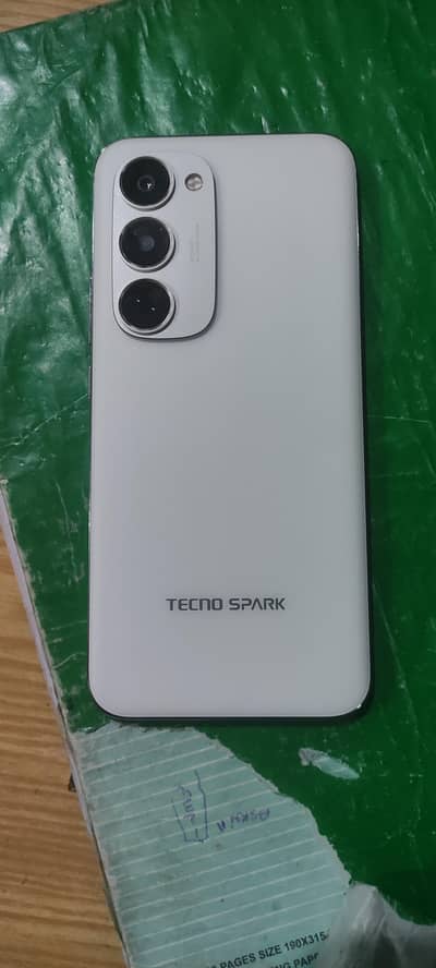 Tecno Spark 40 pro plus