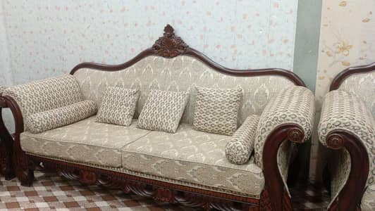 7-Seater Sofa – Almost New Condition