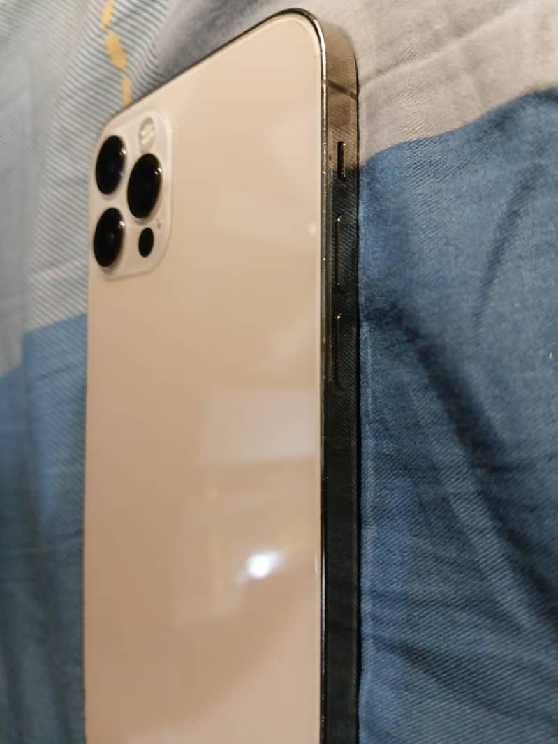 Apple iPhone 12 Pro 3