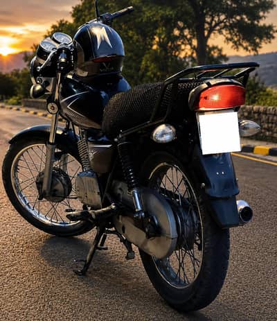 Suzuki GS 150 (2016) Black - Urgent sale