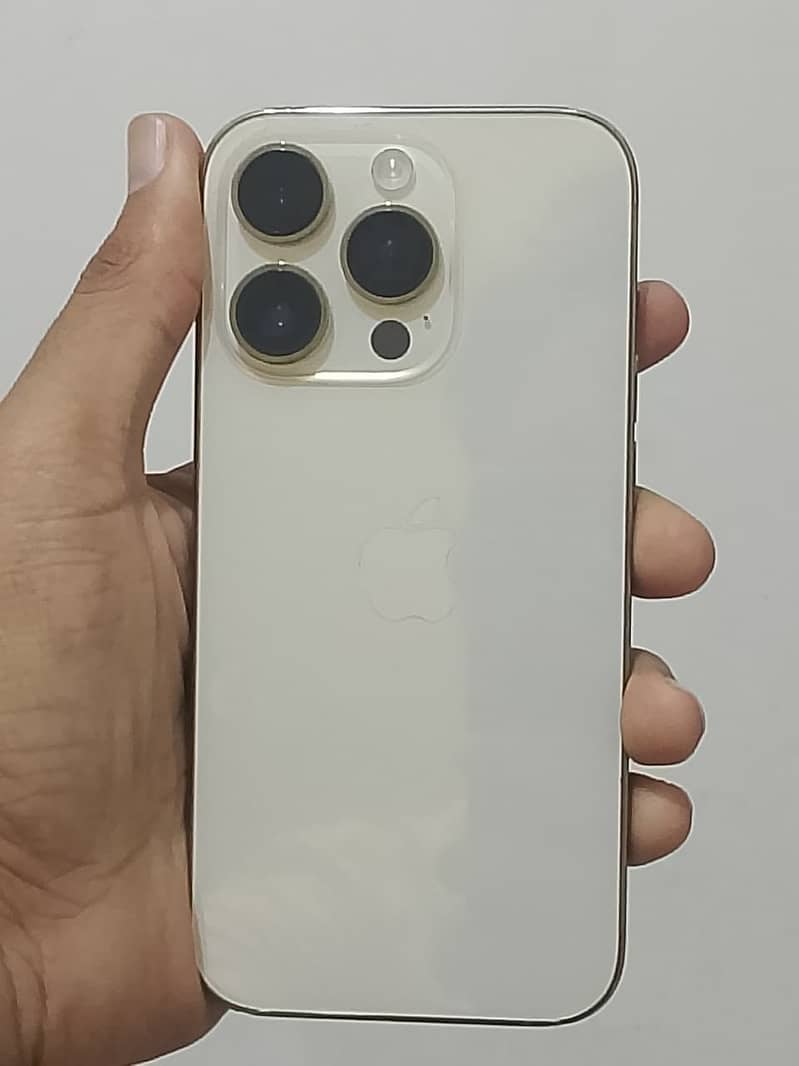 Apple iPhone 14 Pro 1