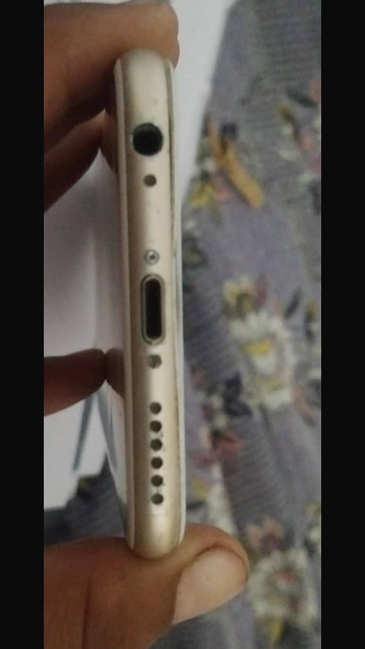 Apple iPhone 6S 1