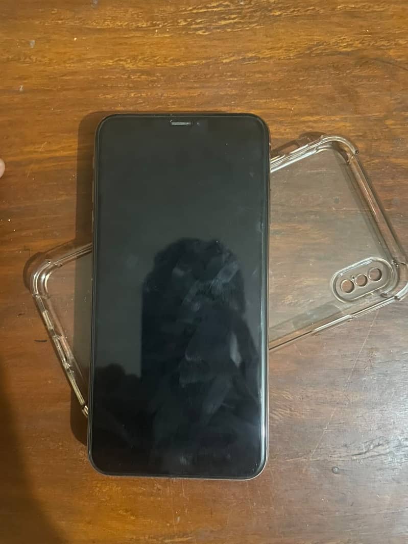 Apple iPhone XS Max 1