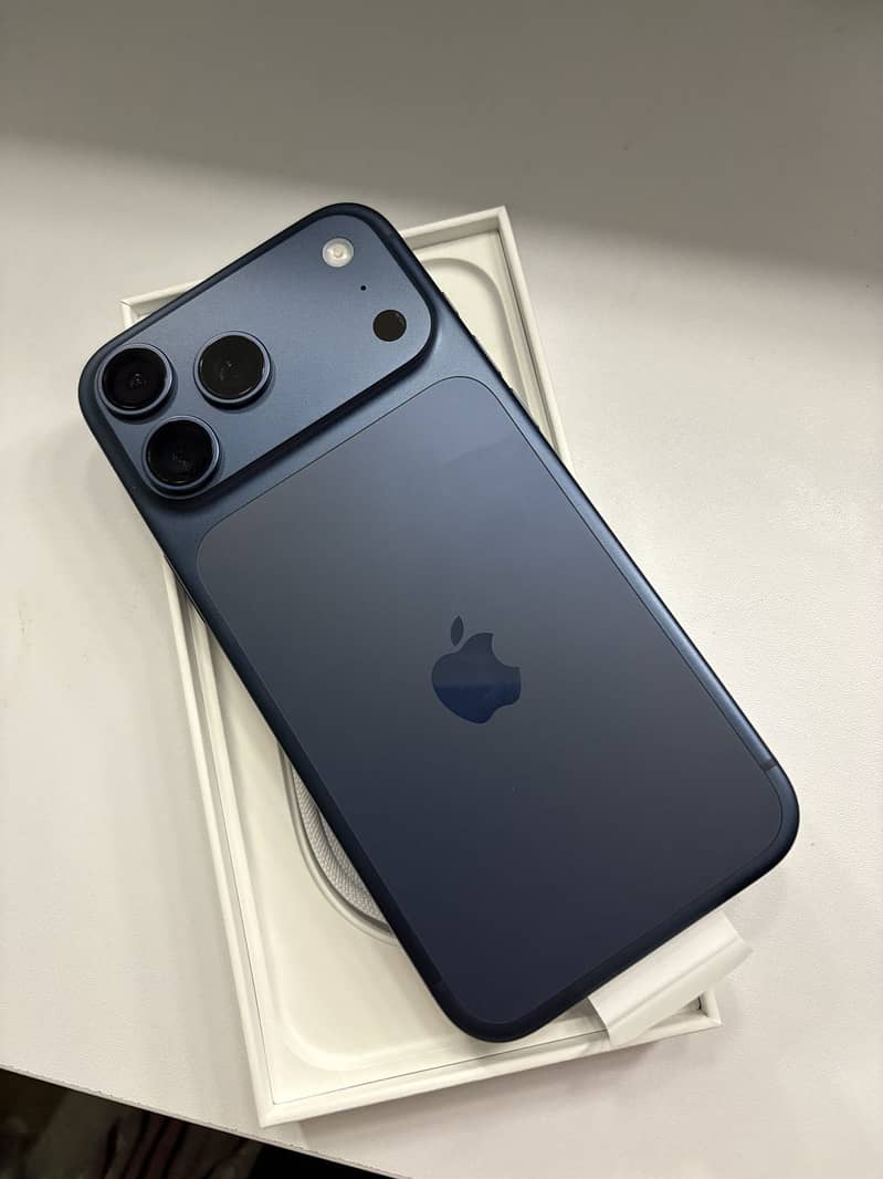 iPhone 17 Pro JV 1
